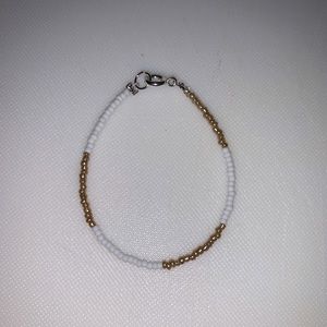 White & Gold Beaded Bracelet (handmade)